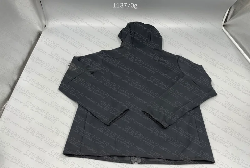 Tech Fleece - with Measurements 4