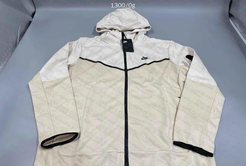 Tech Fleece Cream