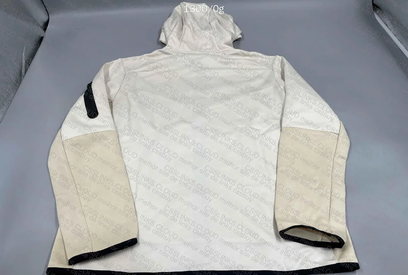 Tech Fleece Cream 3