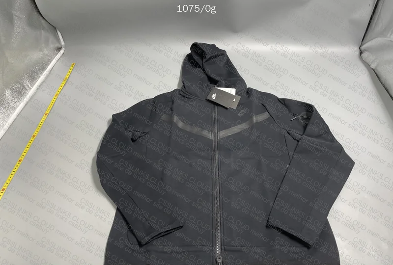 Tech Fleece (GL?) 3