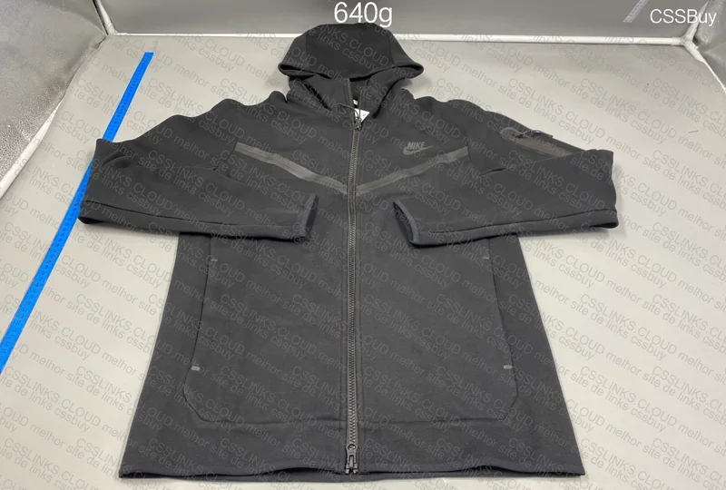 Tech Fleece Husky