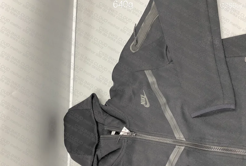 Tech Fleece Husky 2