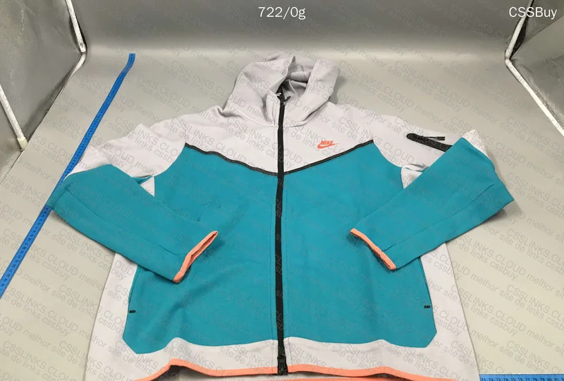 Tech Fleece Husky 2