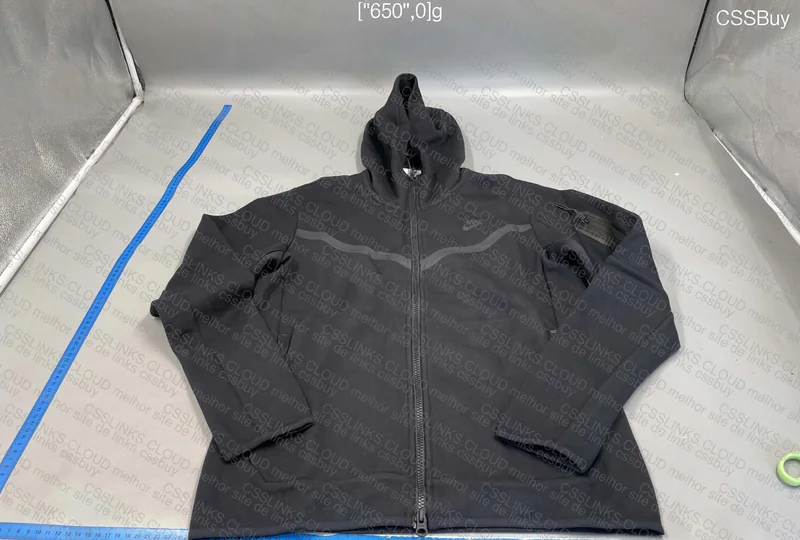 Tech Fleece Husky