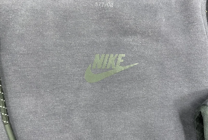 Tech fleece Husky (Sale) 2