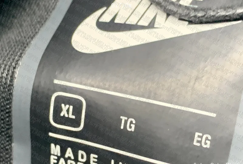 Nike Black Tech Fleece 4