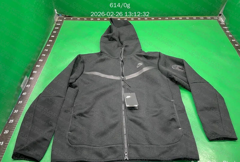 Tech Fleece Preta