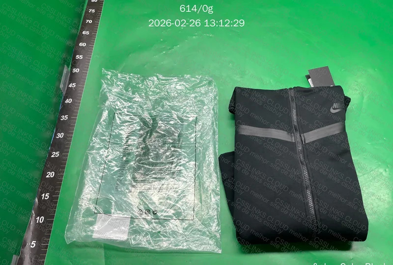 Tech Fleece Preta 3
