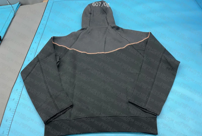 Tech Fleece Syna