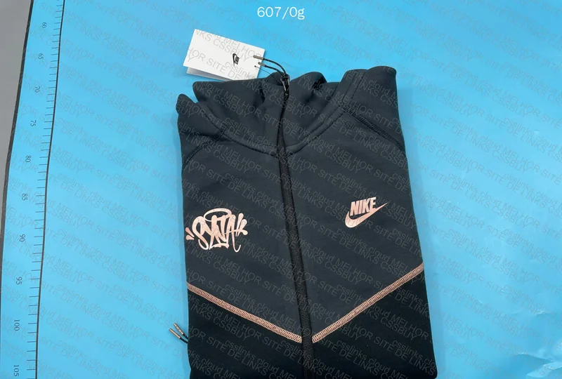 Tech Fleece Syna 3