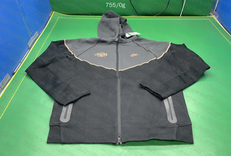 Tech Fleece Syna 5
