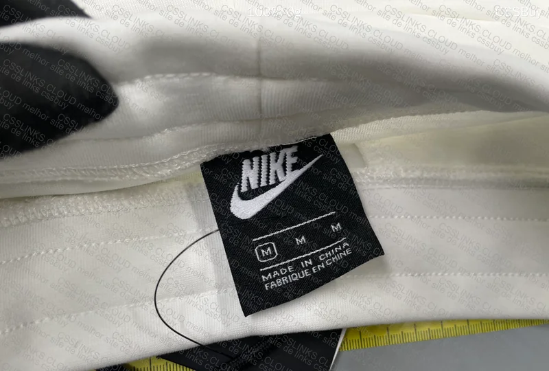 White Nike Tech Fleece 3