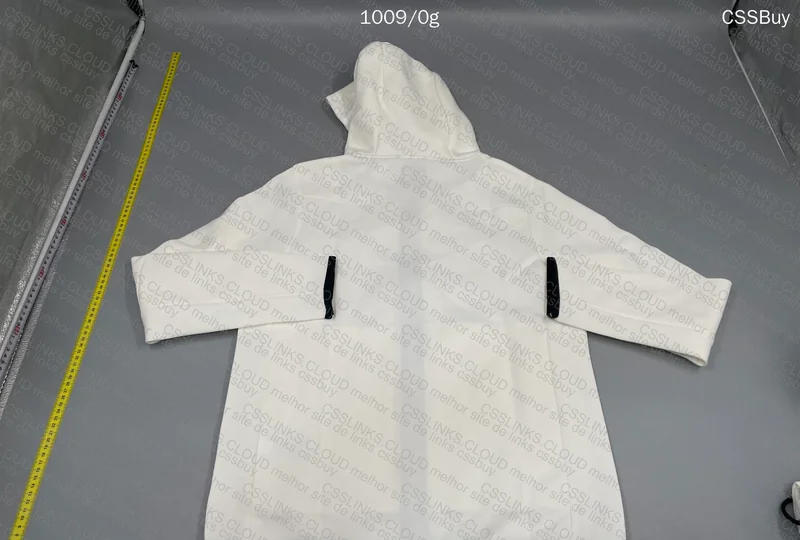 White Nike Tech Fleece 5