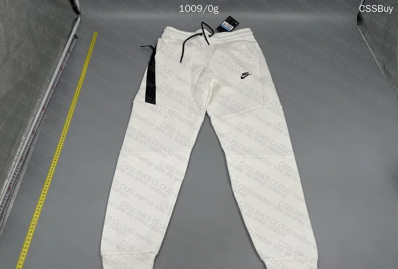 White Nike Tech Fleece 8