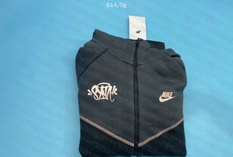 Tech Syna x Nike