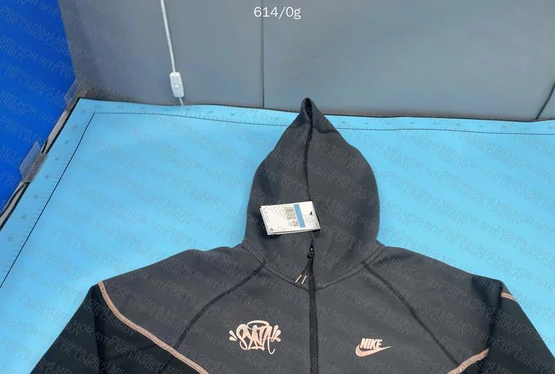 Tech Syna x Nike 2
