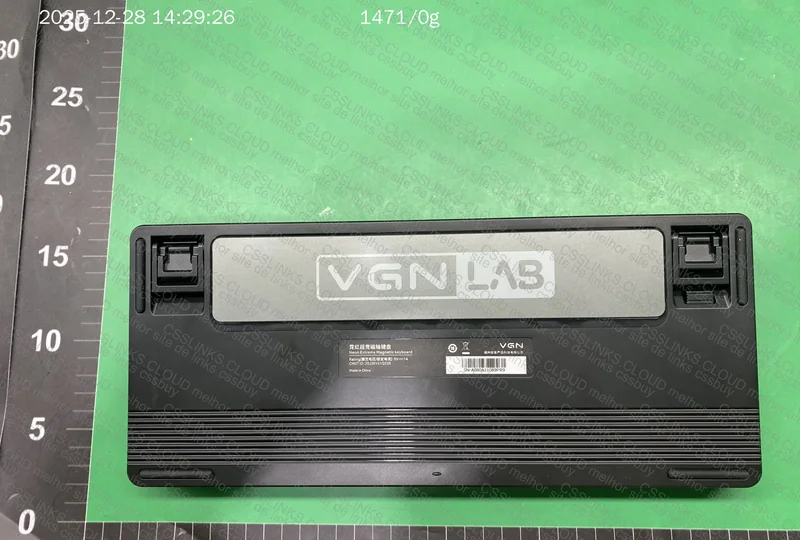 VGN NEON Super Tri-Mode Magnetic Keyboard 3
