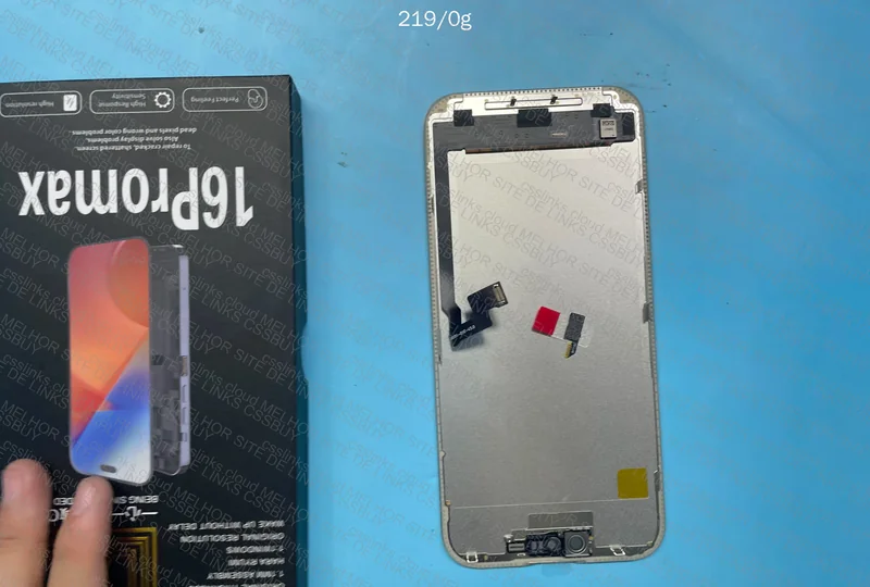 OLED 120Hz Screen - iPhone 16 Pro Max 2