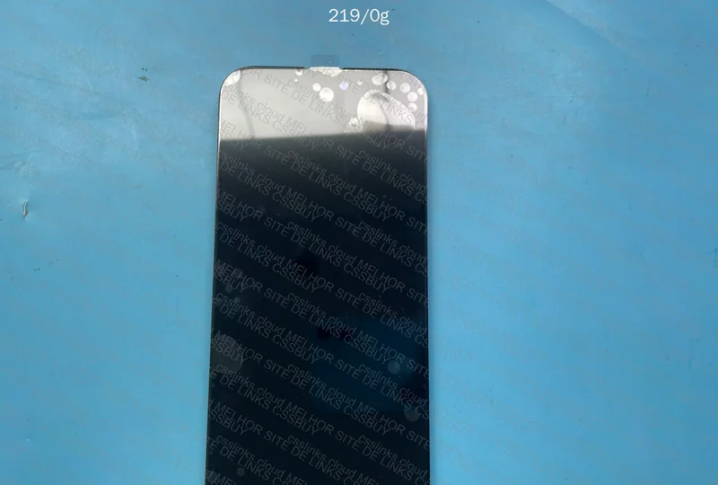 OLED 120Hz Screen - iPhone 16 Pro Max 3