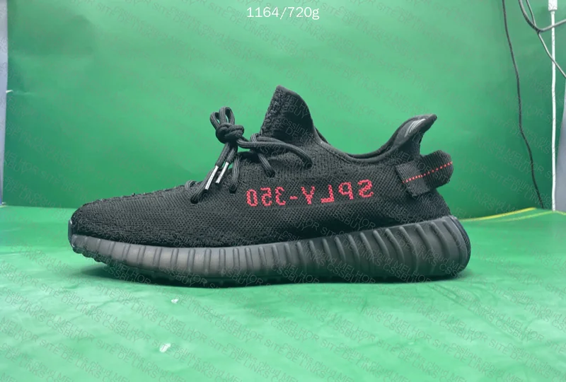 Adidas Yezzy Sneakers 3