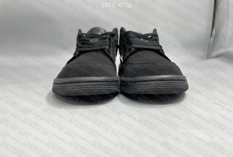Air Jordan 1 Low Sneakers