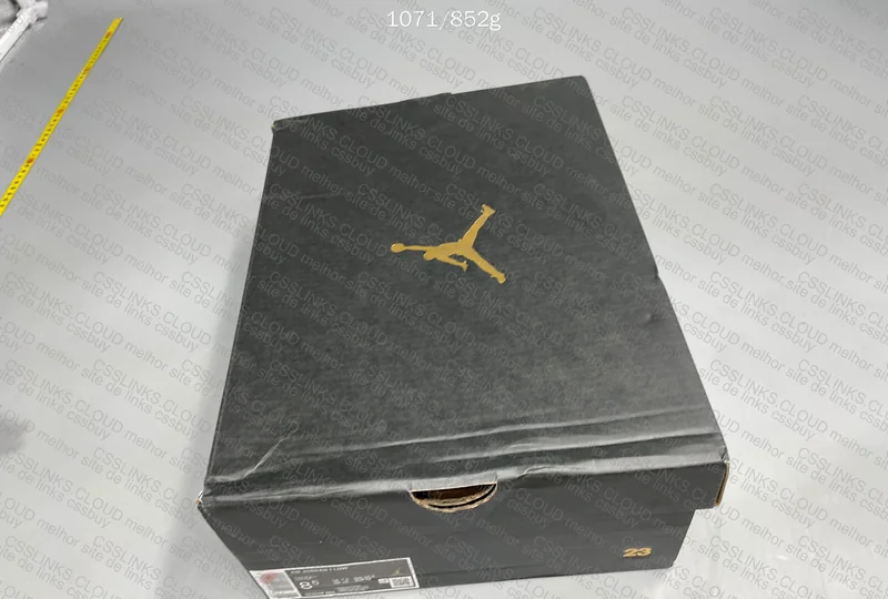 Air Jordan 1 Low Sneakers 3
