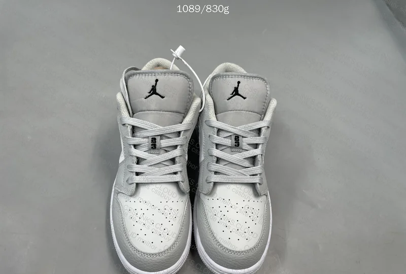 Air Jordan 1 Low Sneakers