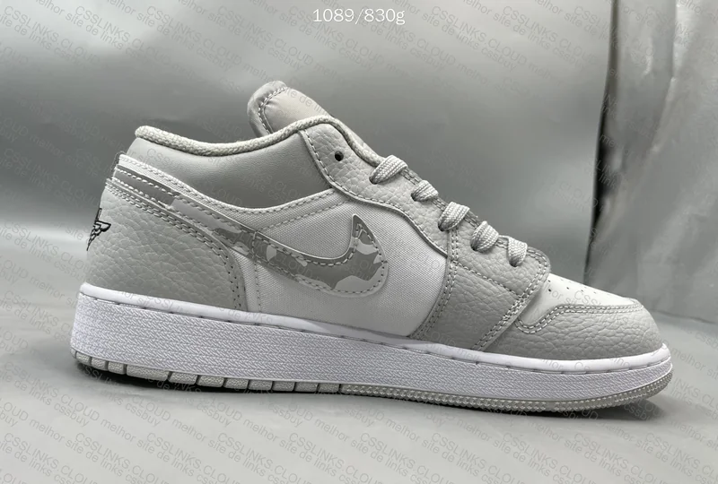 Air Jordan 1 Low Sneakers 4
