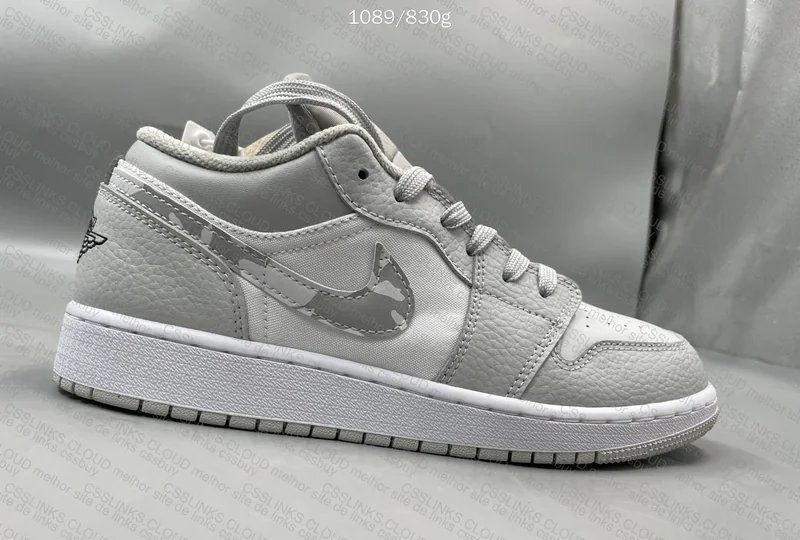Air Jordan 1 Low Sneakers 8