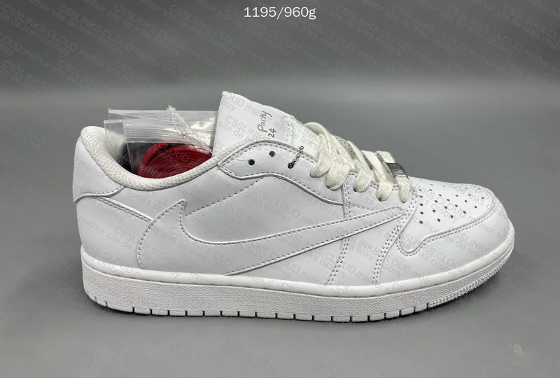 Air Jordan 1 Low Sneakers 3