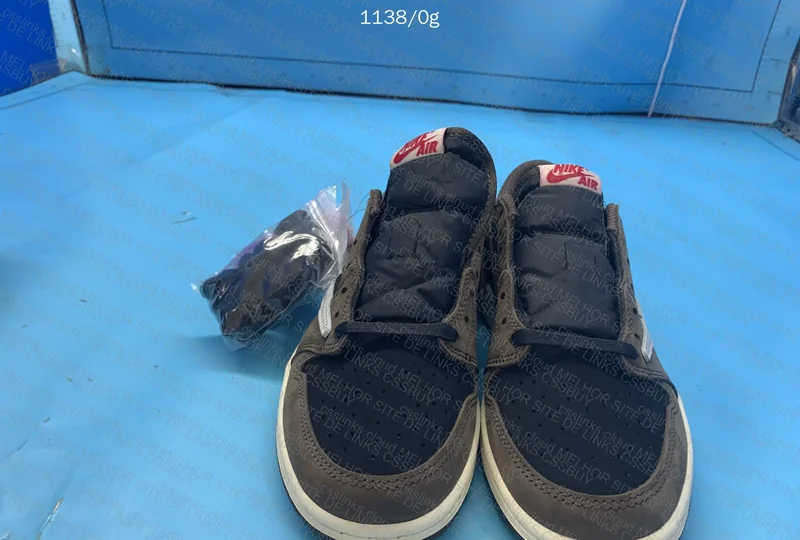 Air Jordan 1 Low Sneakers 4