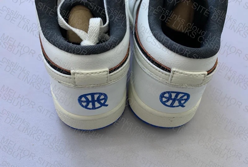Air Jordan 1 Low Sneakers 2