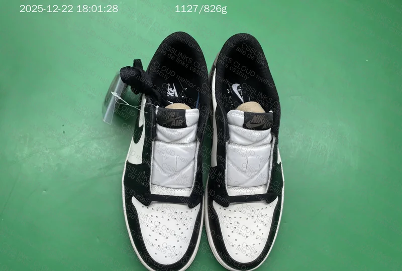 Air Jordan 1 Low Sneakers 3