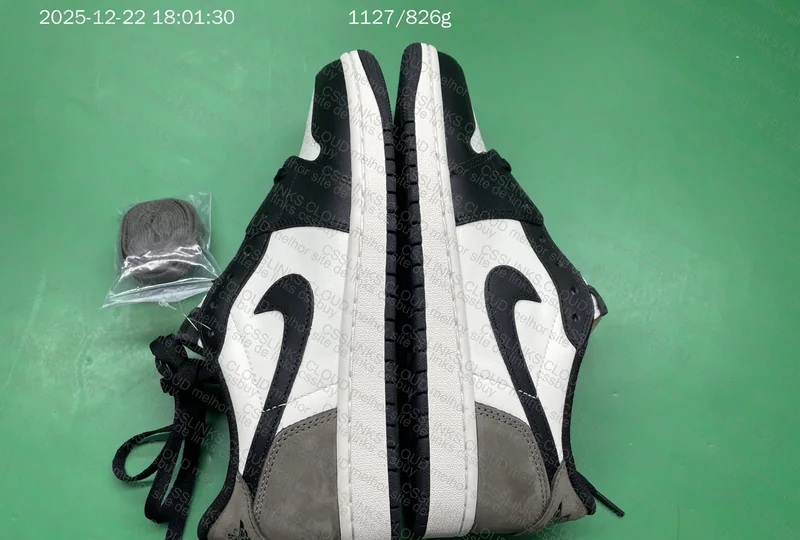 Air Jordan 1 Low Sneakers 5