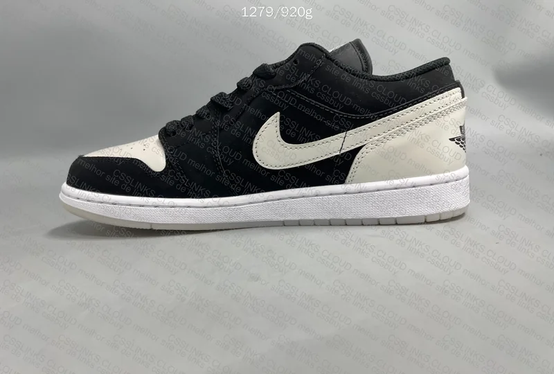 Air Jordan 1 Low SE 'Diamond' Sneakers 2