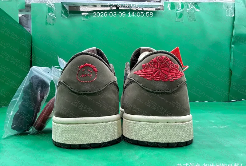 Tênis Air Jordan 1 Low Travis Mocha sale 2
