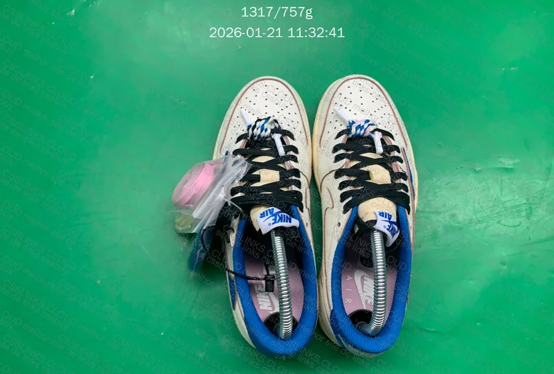 Tênis Air Jordan 1 Low x Travis Scott x Fragment Sail Military Blue 2