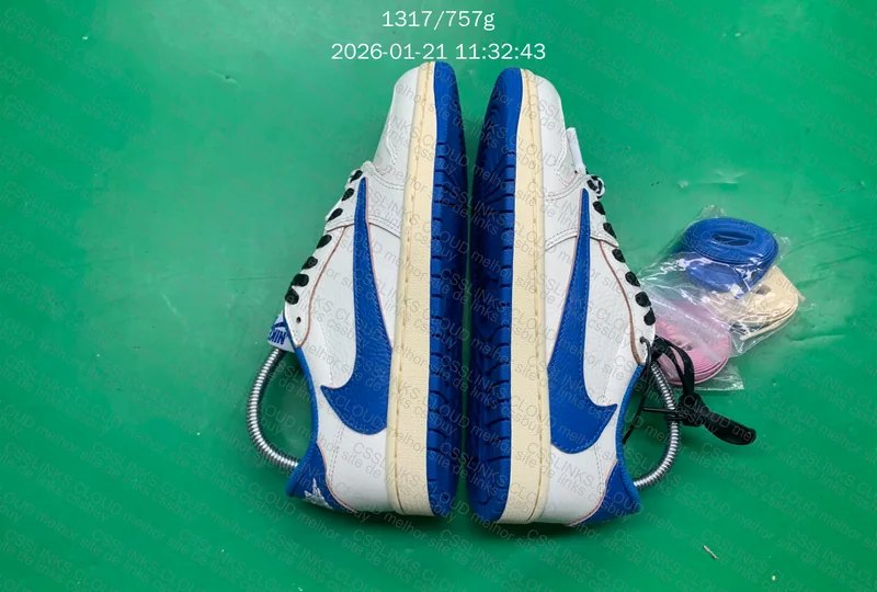 Tênis Air Jordan 1 Low x Travis Scott x Fragment Sail Military Blue 4