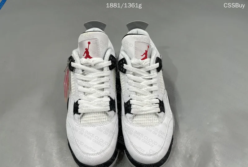 Air Jordan 4 Sneakers 2