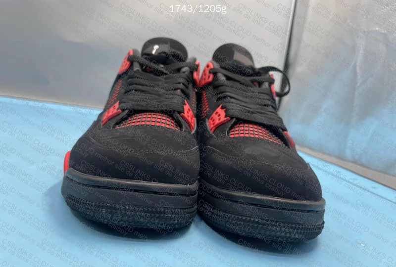 Air Jordan 4 Sneakers 2