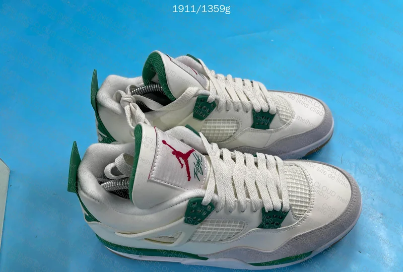 Air Jordan 4 SB 'Pine Green'