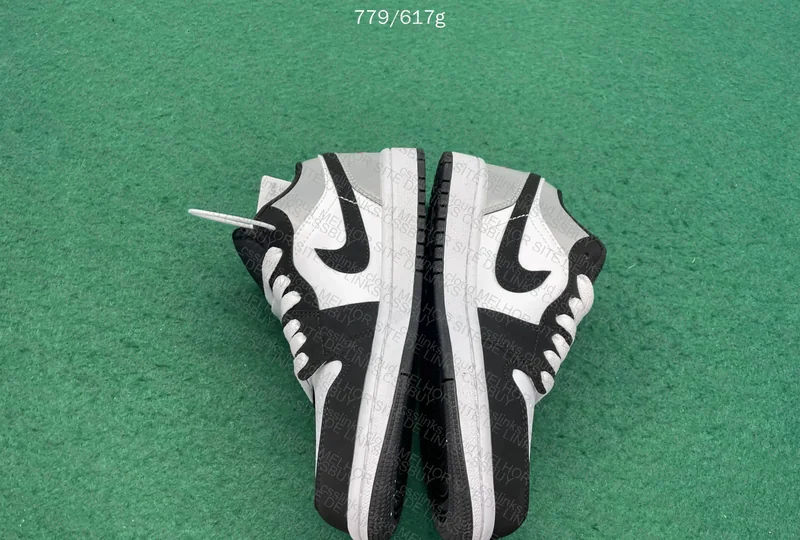 Air Jordan Low 4
