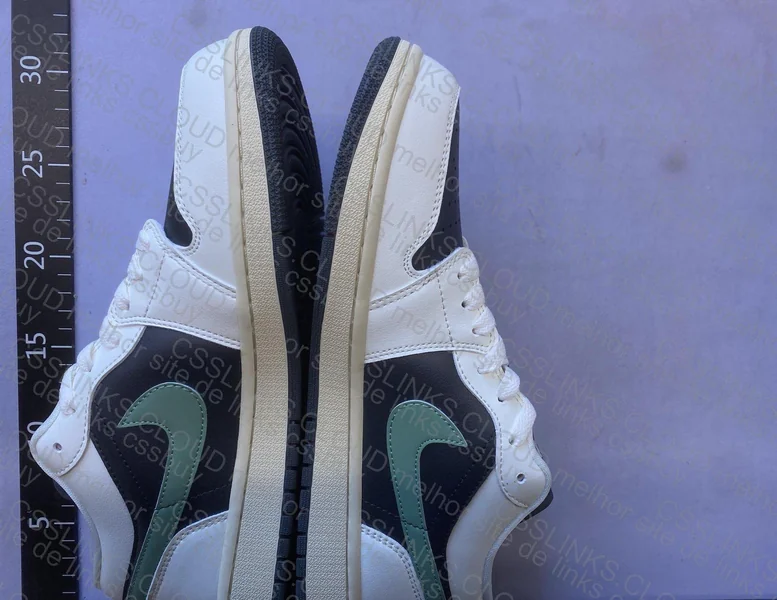 Tênis Aj1 low 4