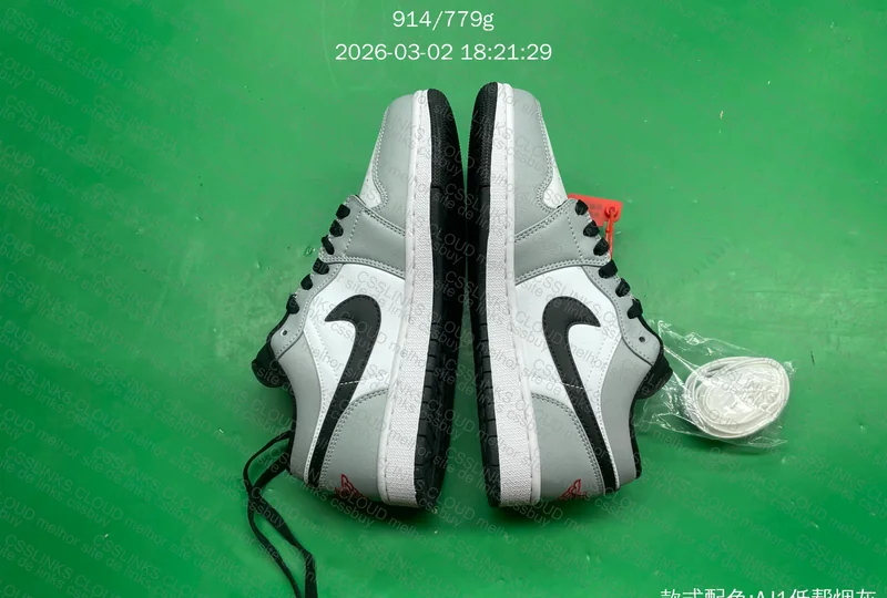 Tenis AJ1 Low 2