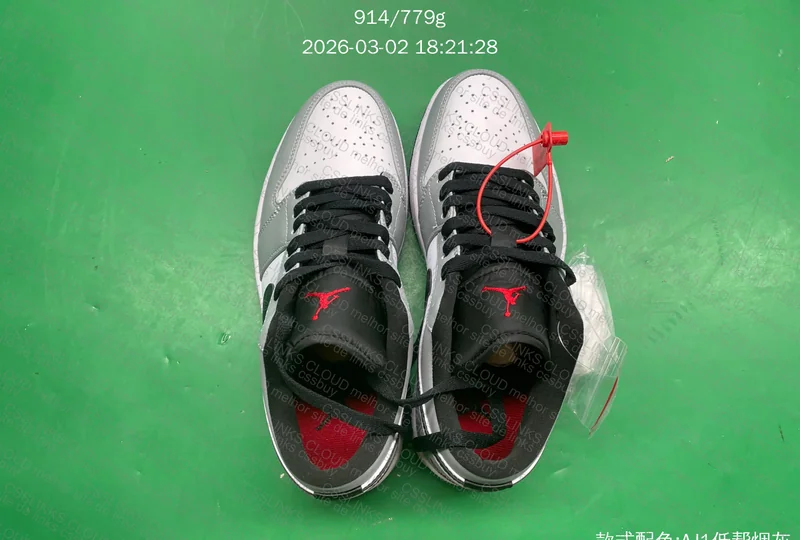 Tenis AJ1 Low 3