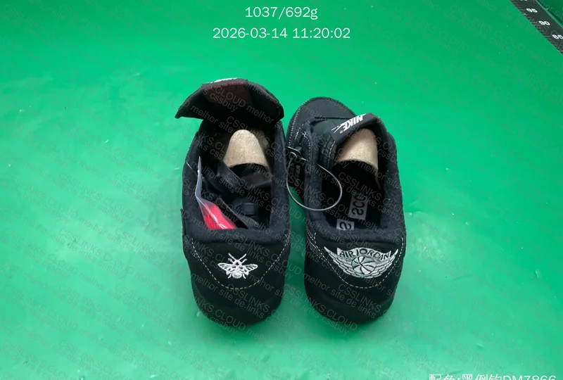 Tênis AJ1 Low TS Black Phantom 8