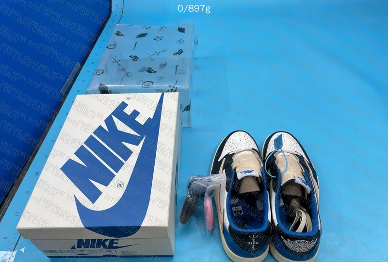 AJ1 Travis Scott Fragment Low 3
