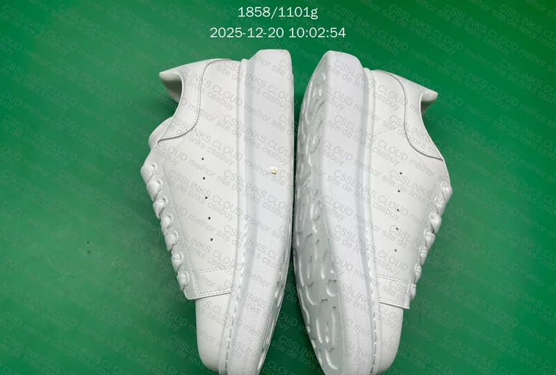 Alexander McQueen Sneakers [GL?] 8