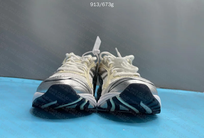 Asics Sneakers