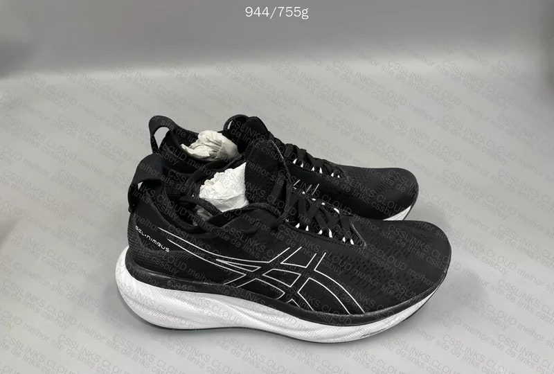 Asics Nimbus Sneakers